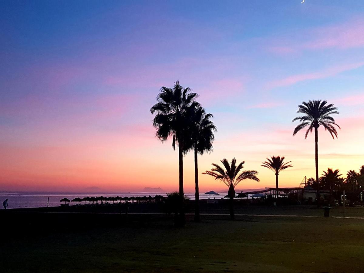 Free Parking, 40 Meters From The Beach, Wi-Fi, Ac Estepona Kültér fotó
